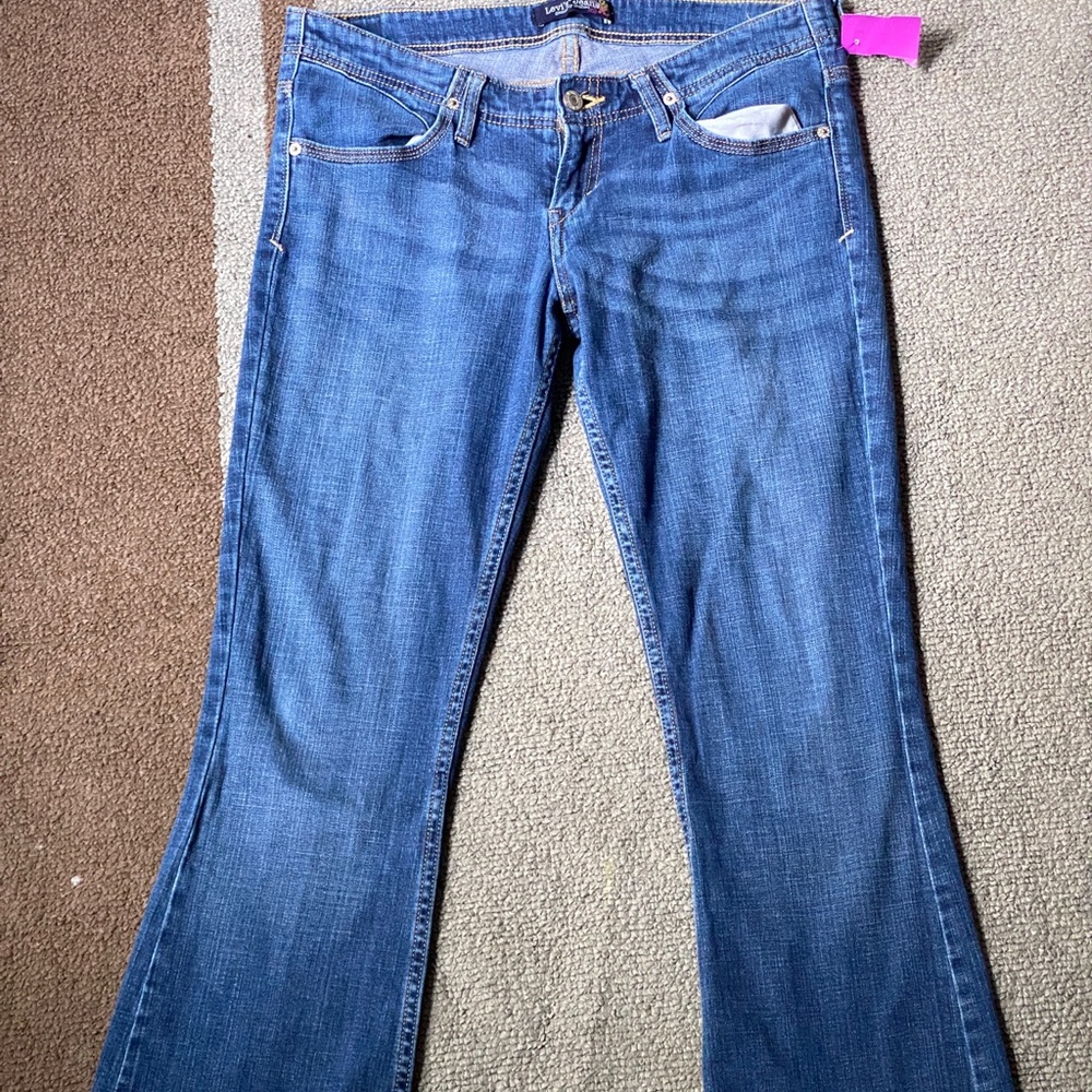 Levis Jeans - Picture 2 of 6